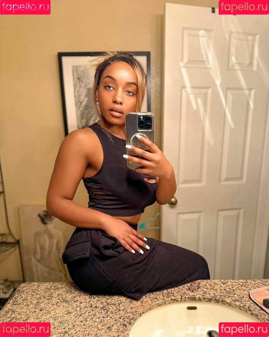 Lily Starfire Onlyfans Photo Gallery 