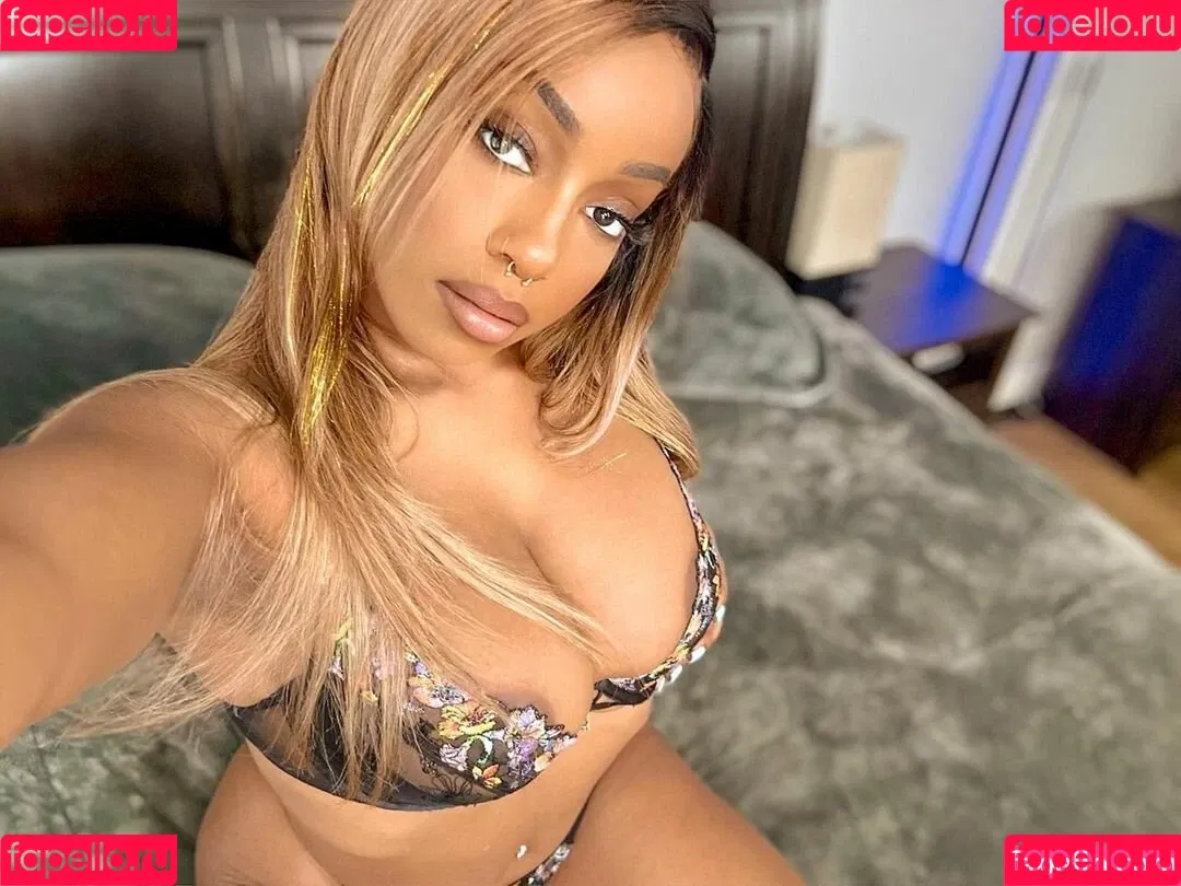 Lily Starfire Onlyfans Photo Gallery 