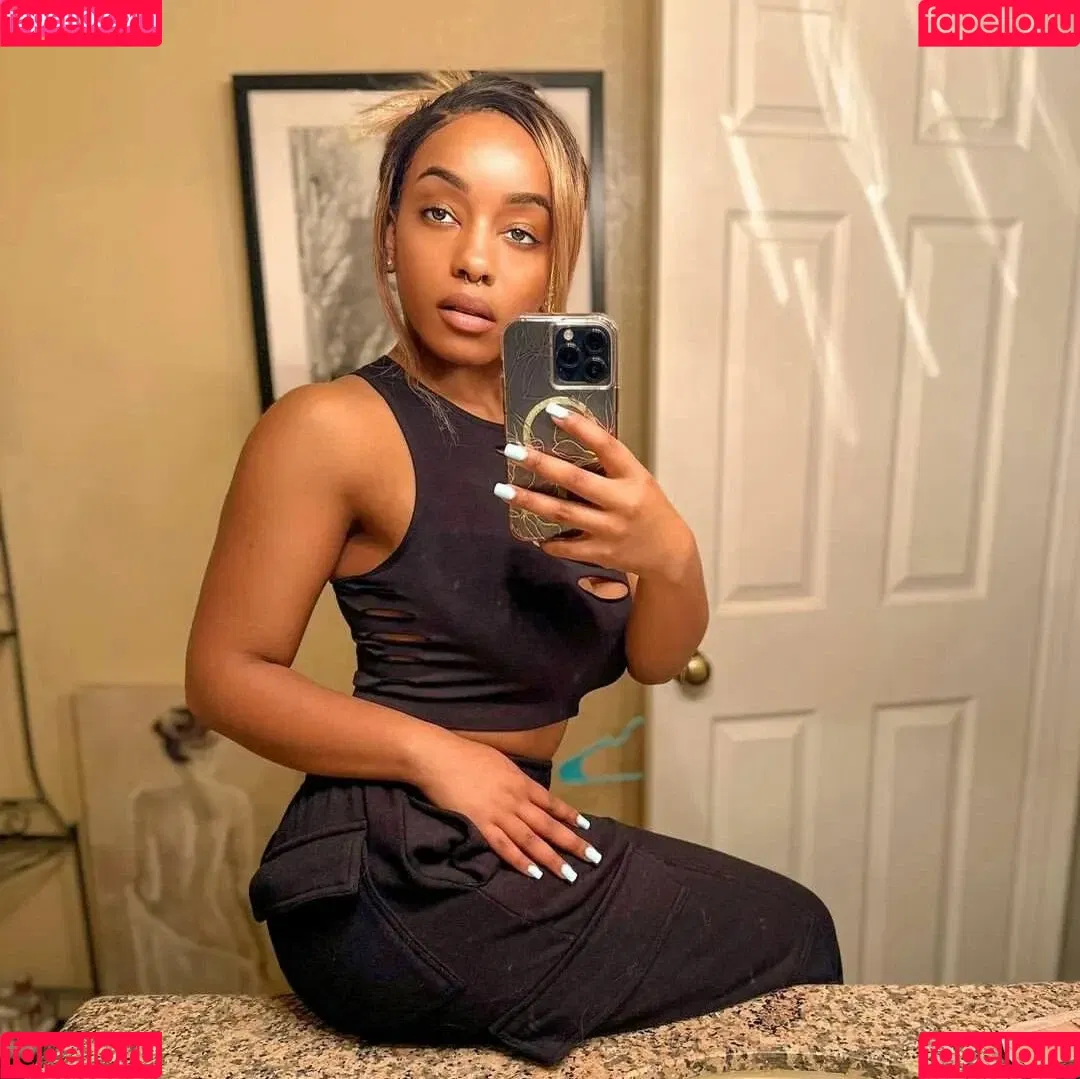 Lily Starfire Onlyfans Photo Gallery 