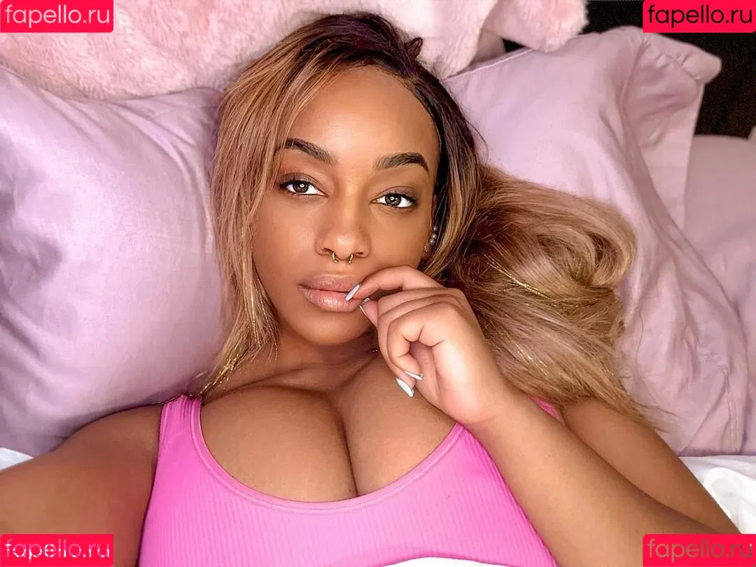 Lily Starfire Onlyfans Photo Gallery 