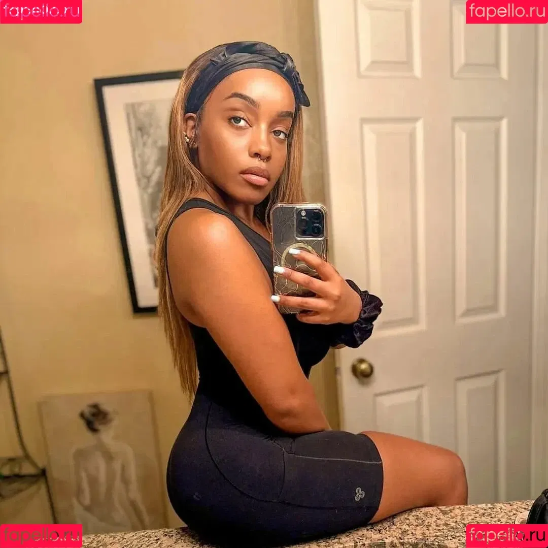 Lily Starfire Onlyfans Photo Gallery 