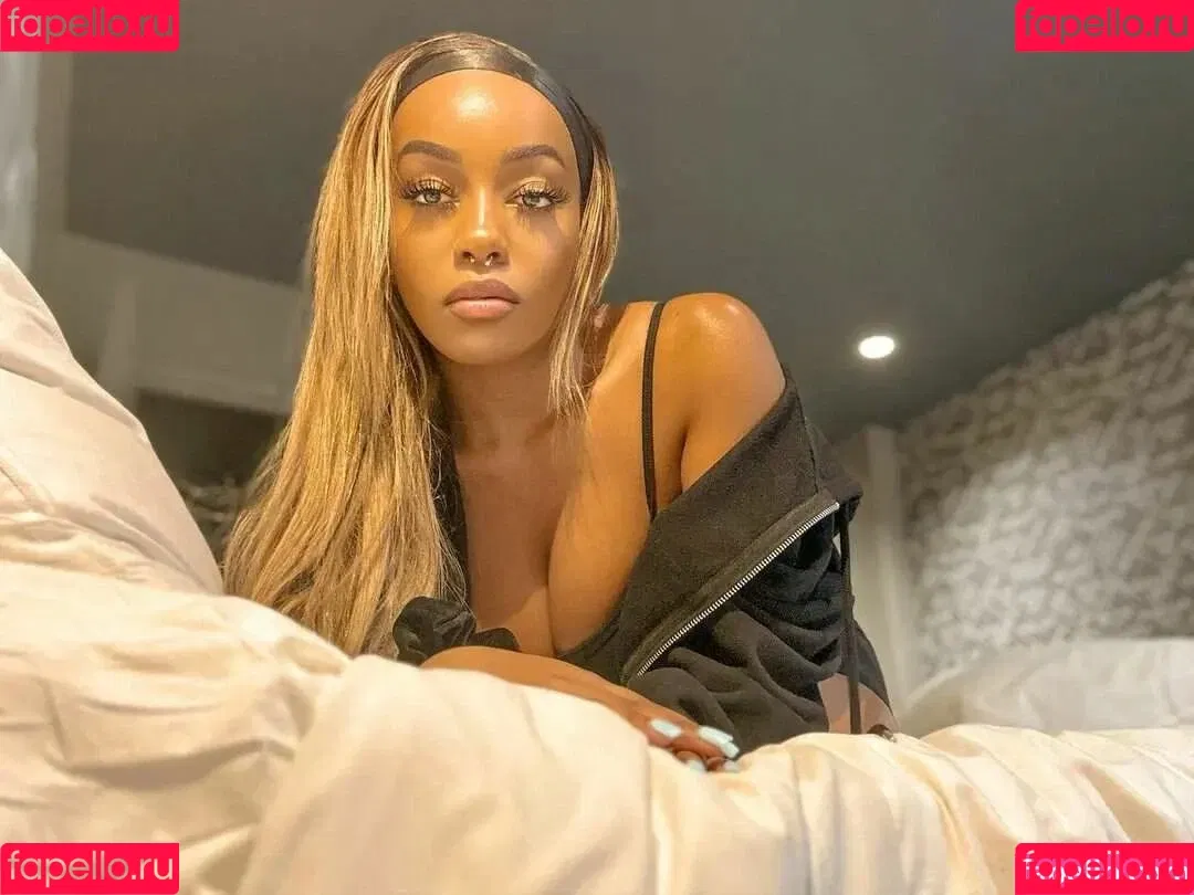 Lily Starfire Onlyfans Photo Gallery 