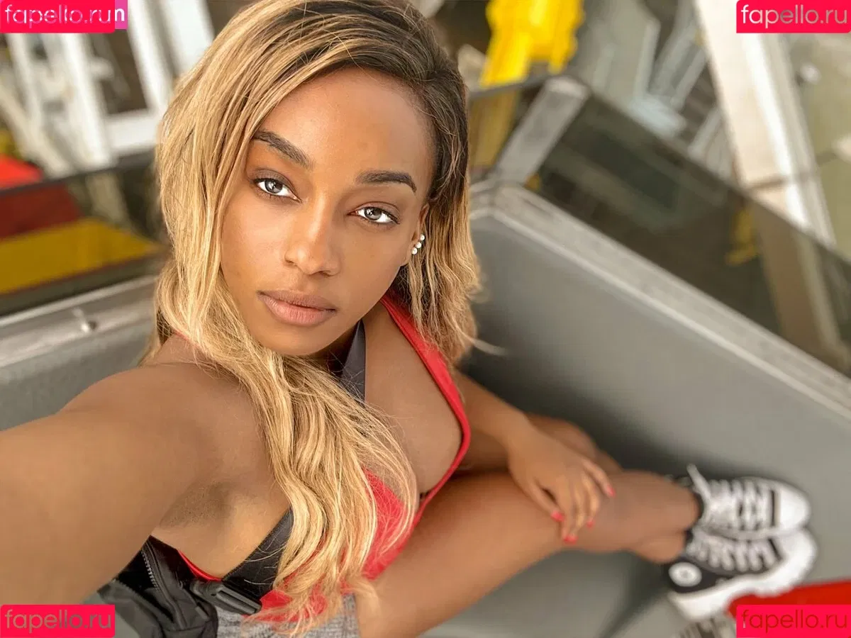 Lily Starfire Onlyfans Photo Gallery 