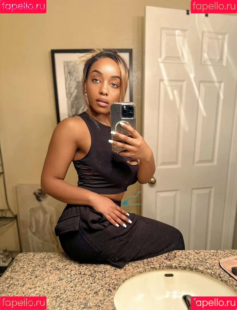 Lily Starfire Onlyfans Photo Gallery 