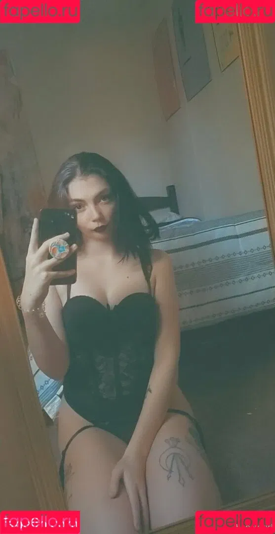 honey-girl Onlyfans Photo Gallery 