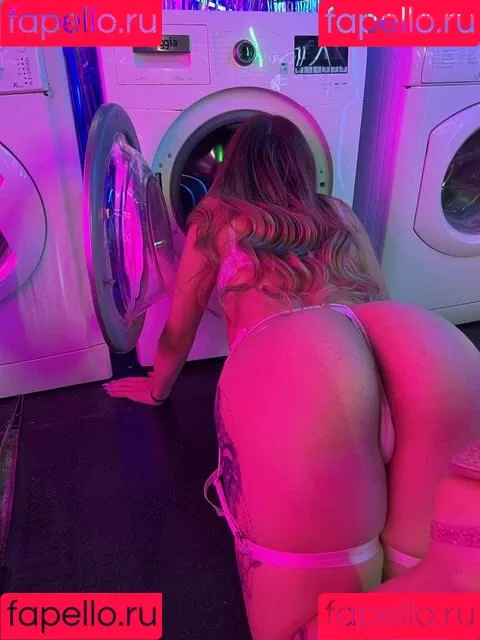 LYS Onlyfans Photo Gallery 