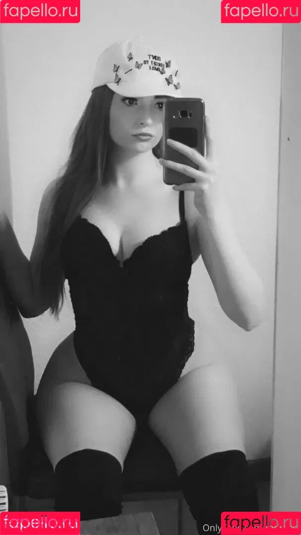 Redbaddy/Redyzzel Onlyfans Photo Gallery 