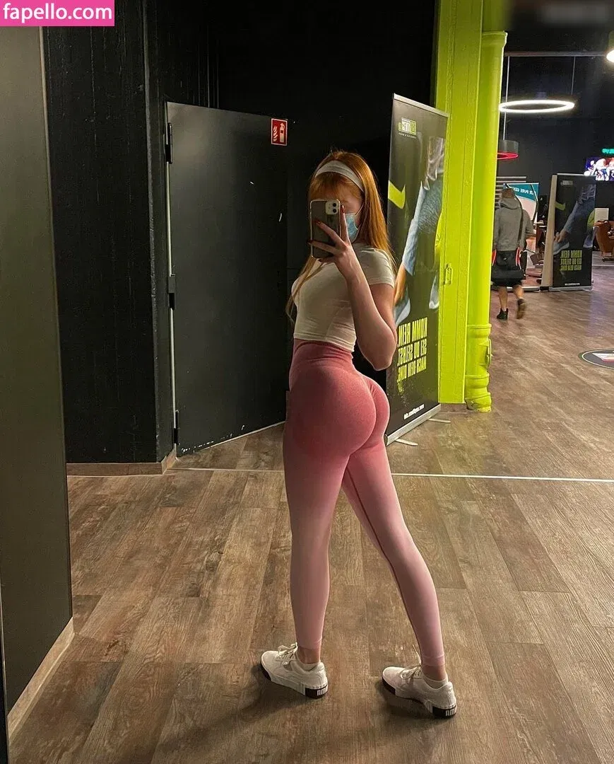 Redbaddy/Redyzzel Onlyfans Photo Gallery 