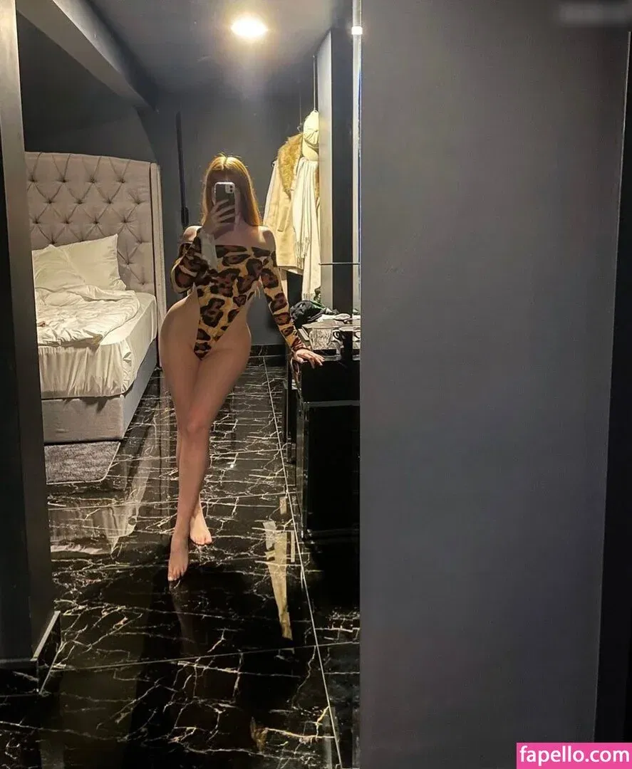 Redbaddy/Redyzzel Onlyfans Photo Gallery 