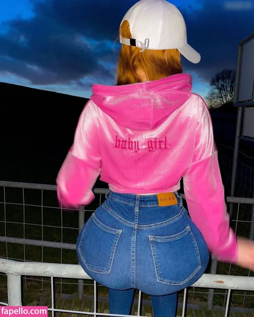 Redbaddy/Redyzzel Onlyfans Photo Gallery 