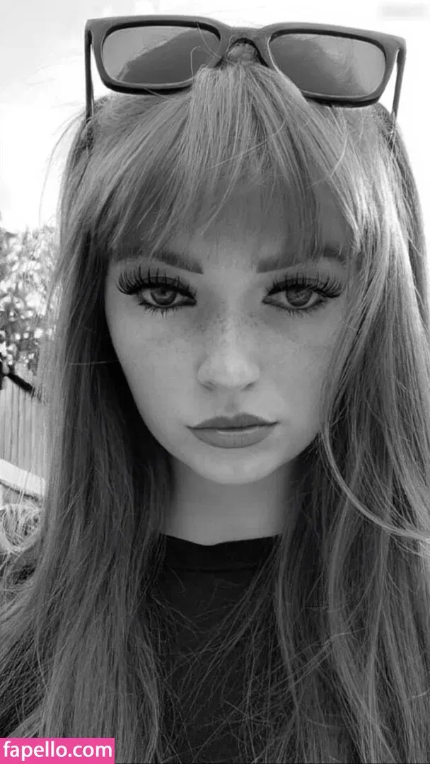 Redbaddy/Redyzzel Onlyfans Photo Gallery 