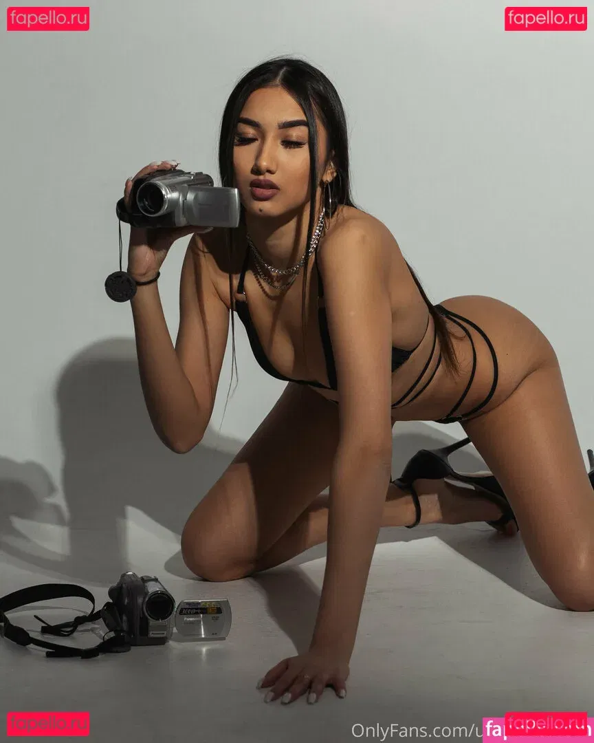 unasbombitas Onlyfans Photo Gallery 