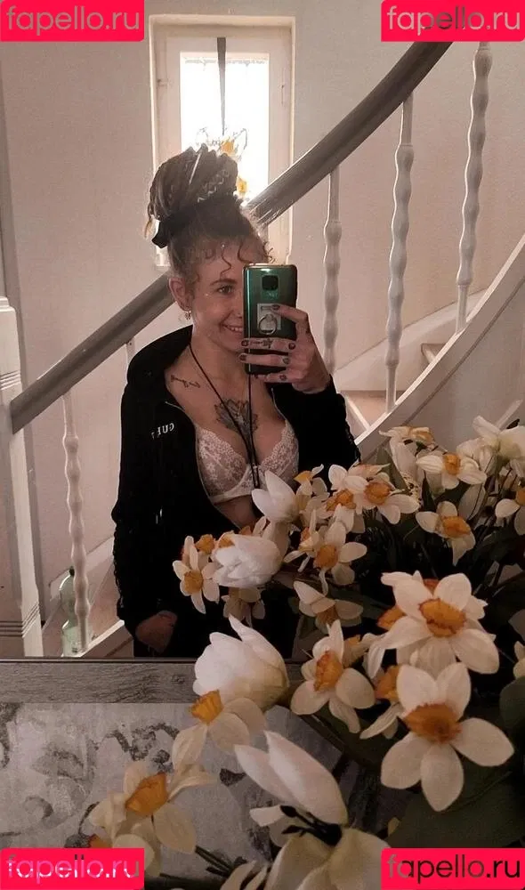 Luna Tinkerbell Onlyfans Photo Gallery 