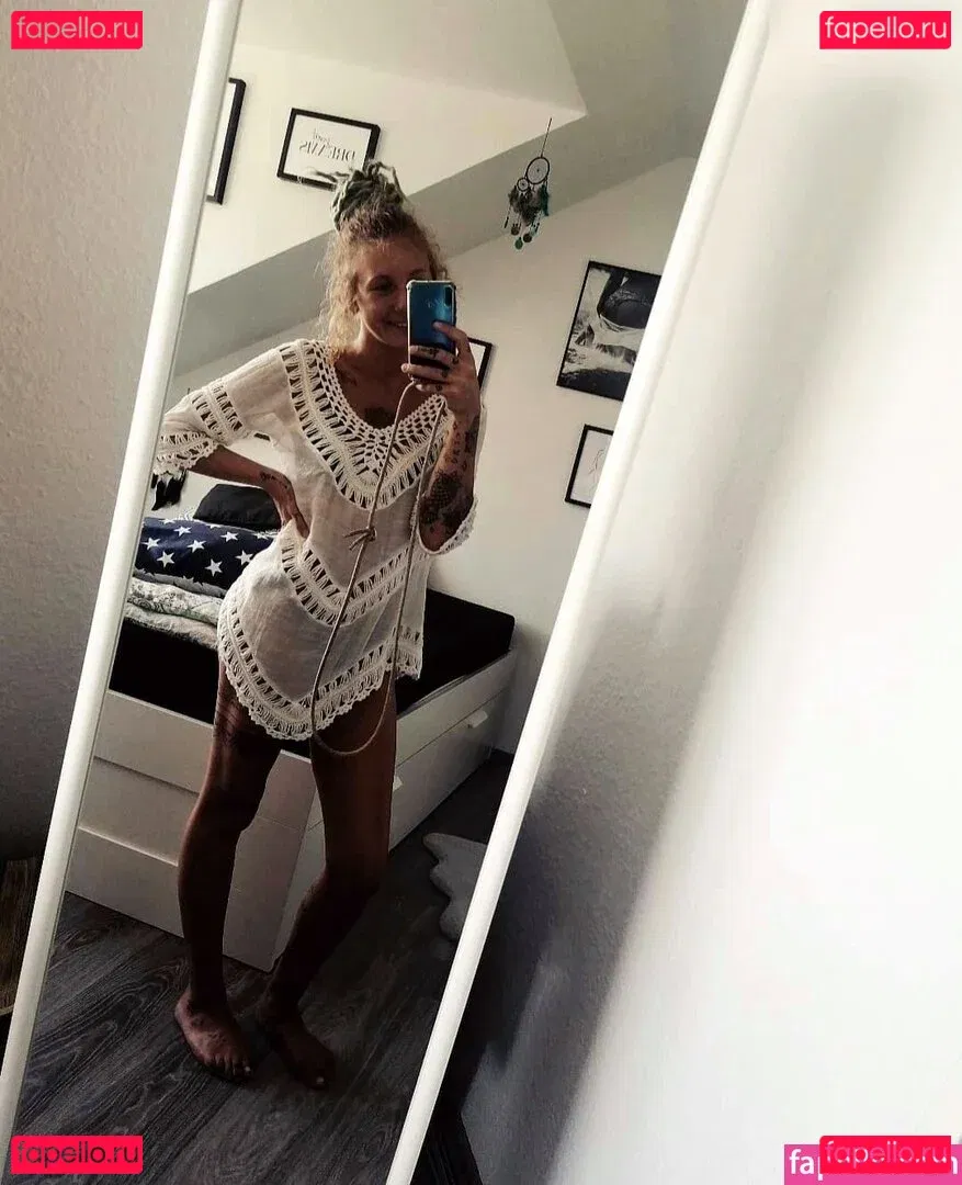 Luna Tinkerbell Onlyfans Photo Gallery 