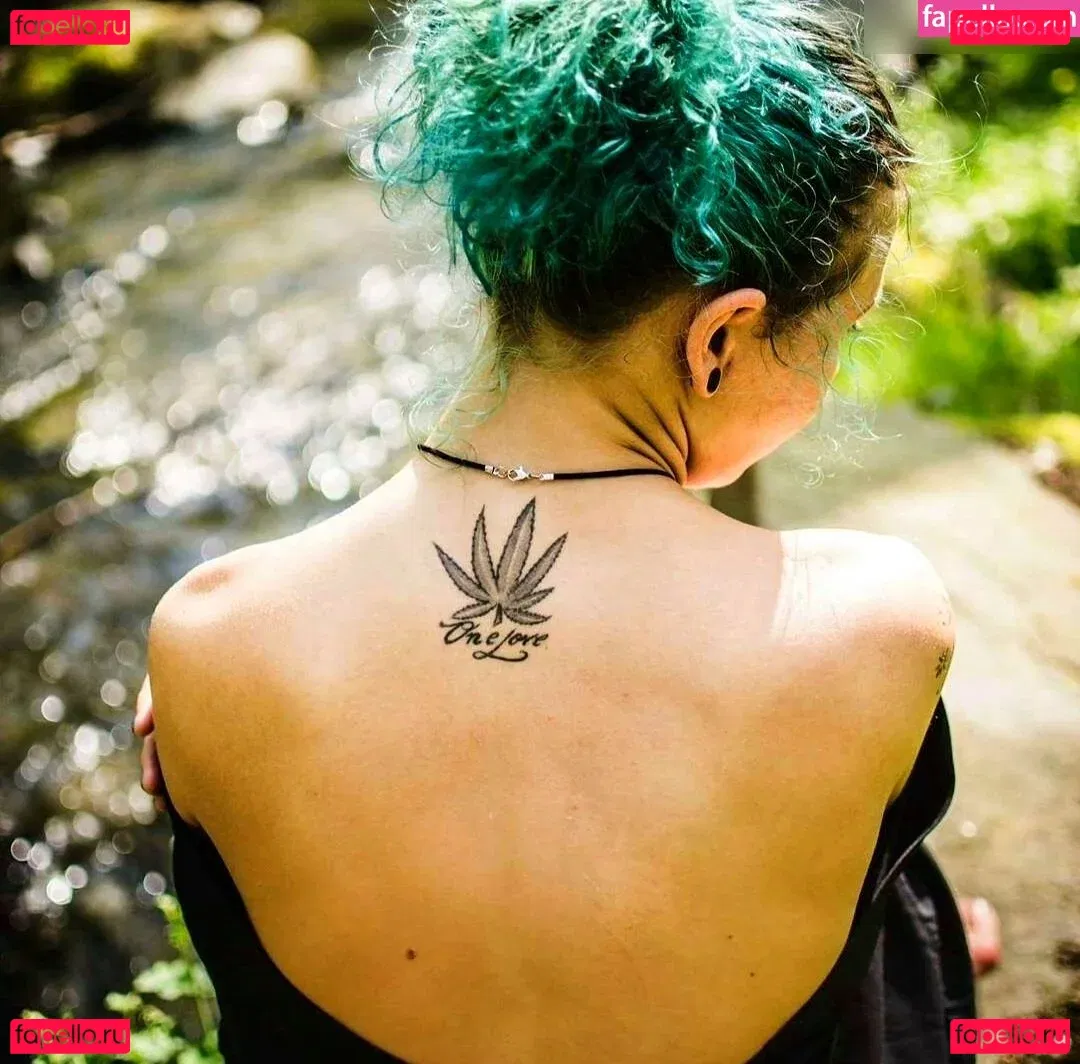 Luna Tinkerbell Onlyfans Photo Gallery 