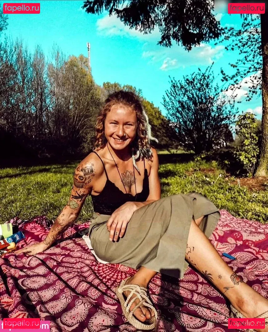 Luna Tinkerbell Onlyfans Photo Gallery 