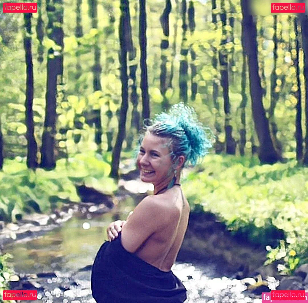 Luna Tinkerbell Onlyfans Photo Gallery 