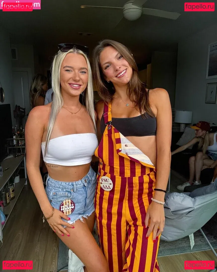 Jackie Aron Onlyfans Photo Gallery 