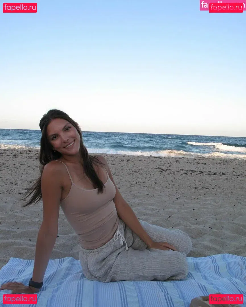 Jackie Aron Onlyfans Photo Gallery 