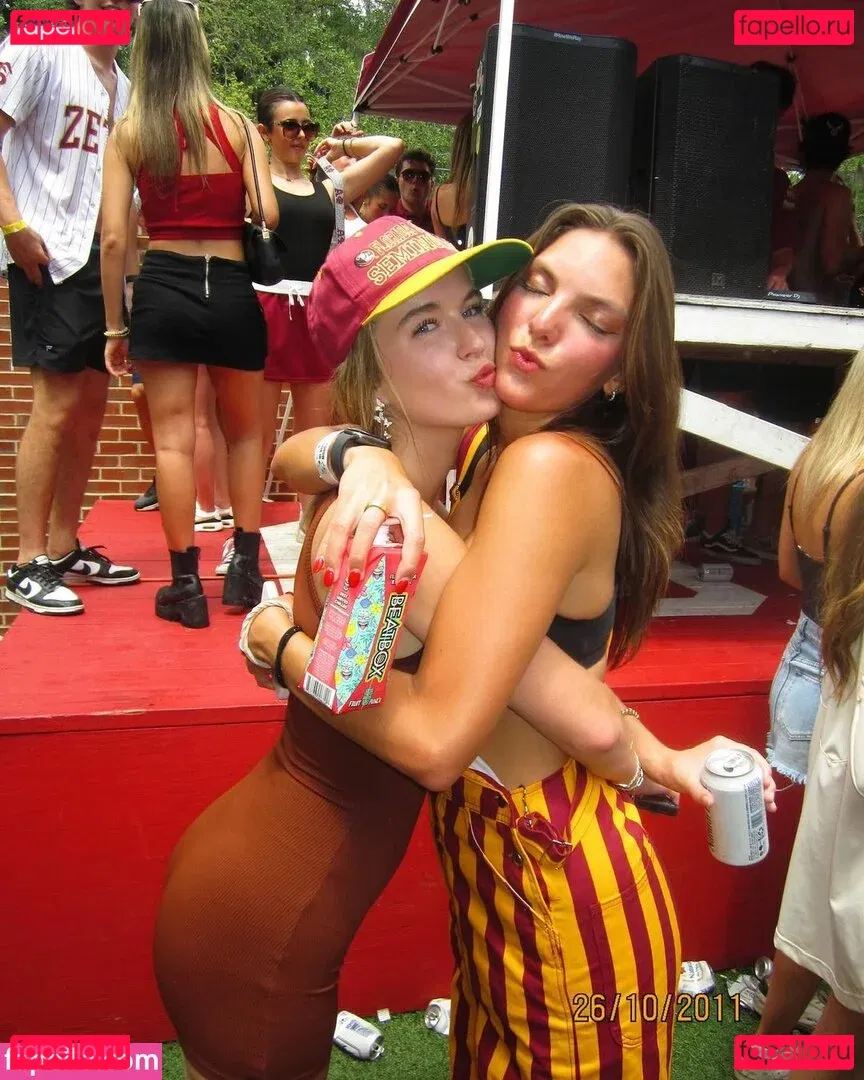 Jackie Aron Onlyfans Photo Gallery 