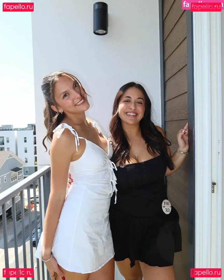 Jackie Aron Onlyfans Photo Gallery 