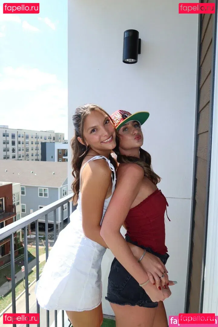 Jackie Aron Onlyfans Photo Gallery 