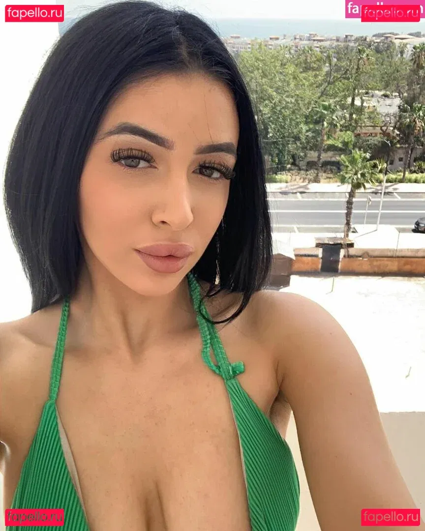 nidakhan Onlyfans Photo Gallery 