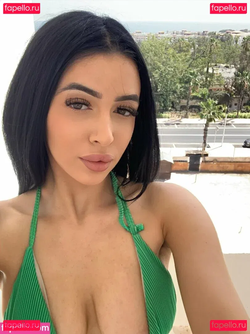 nidakhan Onlyfans Photo Gallery 