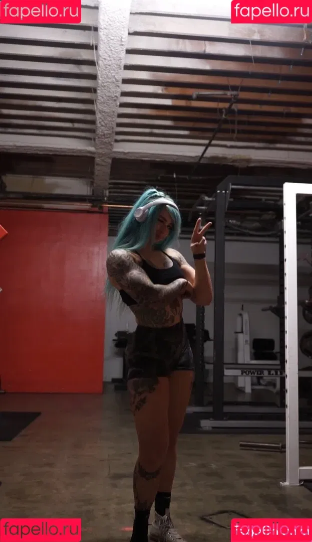 strongwaifu Onlyfans Photo Gallery 