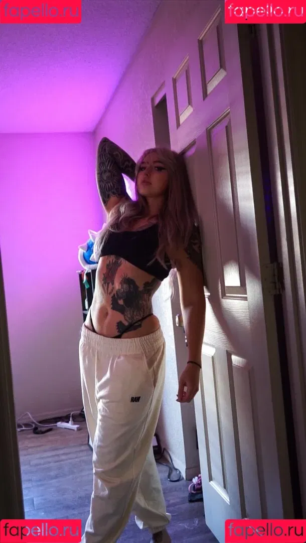 strongwaifu Onlyfans Photo Gallery 
