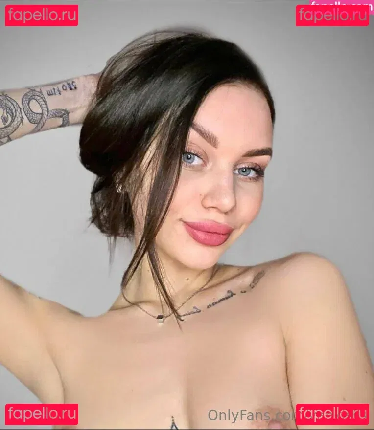 yankisss Onlyfans Photo Gallery 