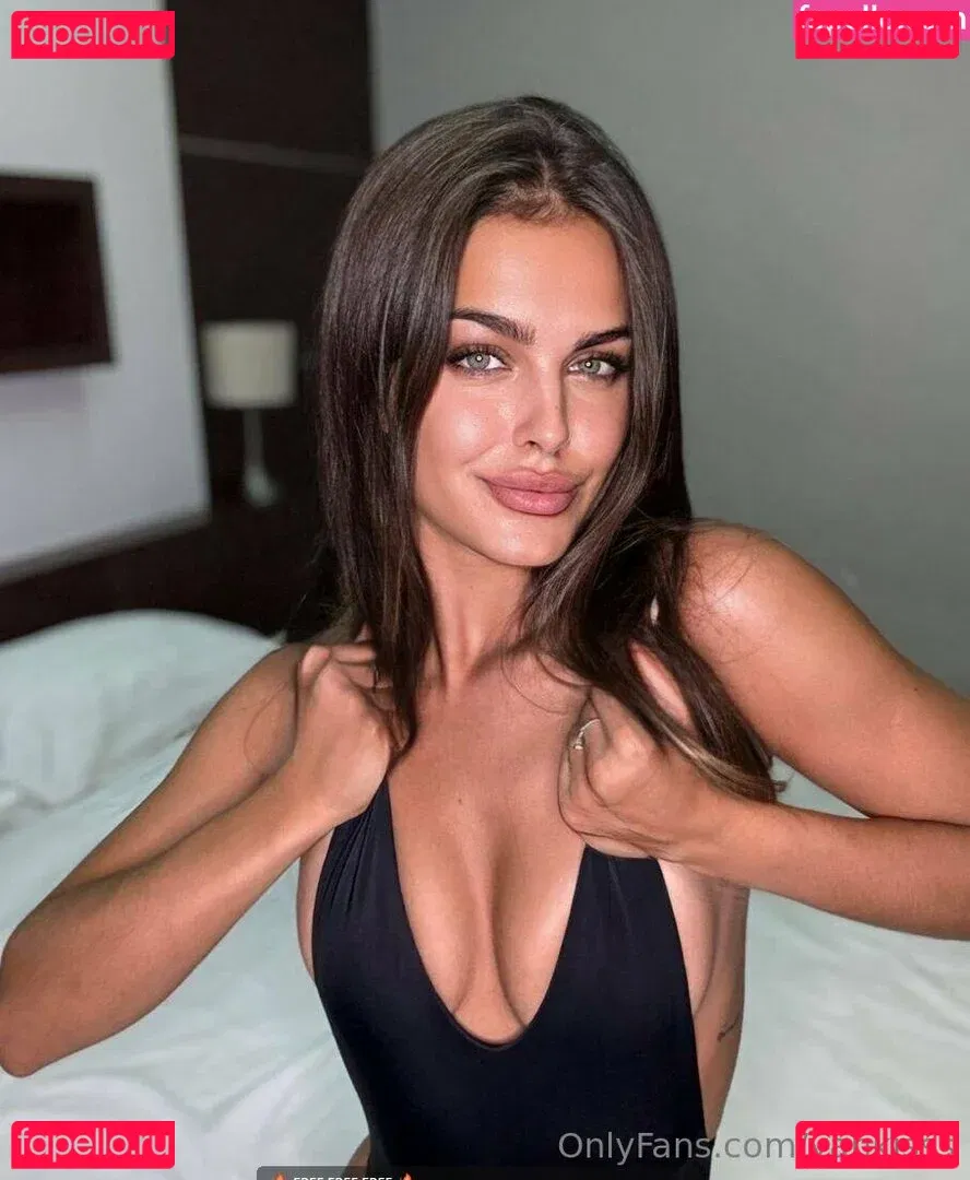 yankisss Onlyfans Photo Gallery 