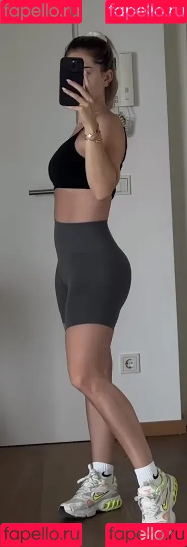 Mrs.Bella Onlyfans Photo Gallery 