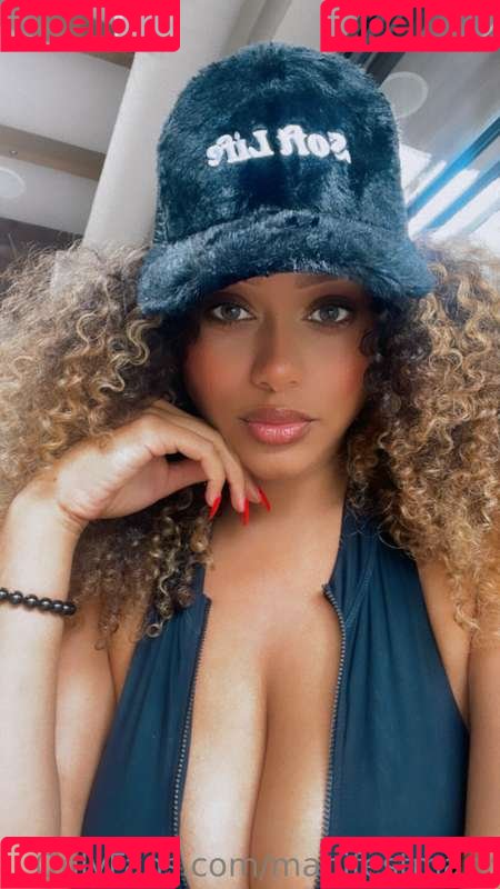 yoursweetfia Onlyfans Photo Gallery 