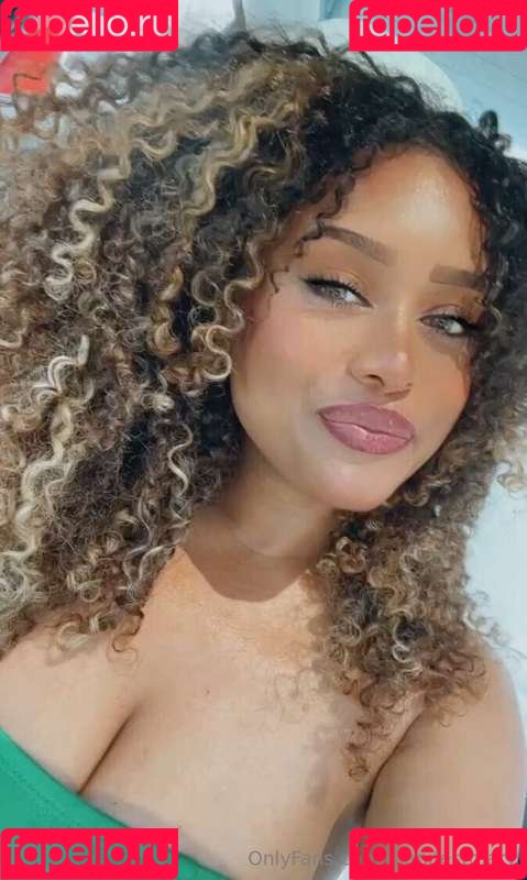 yoursweetfia Onlyfans Photo Gallery 