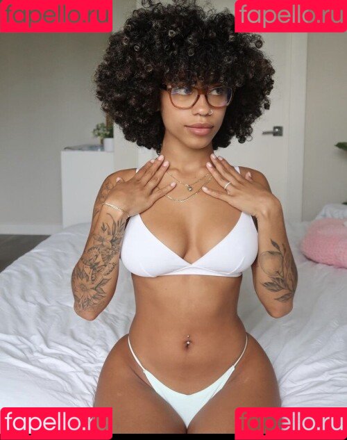 yoursweetfia Onlyfans Photo Gallery 