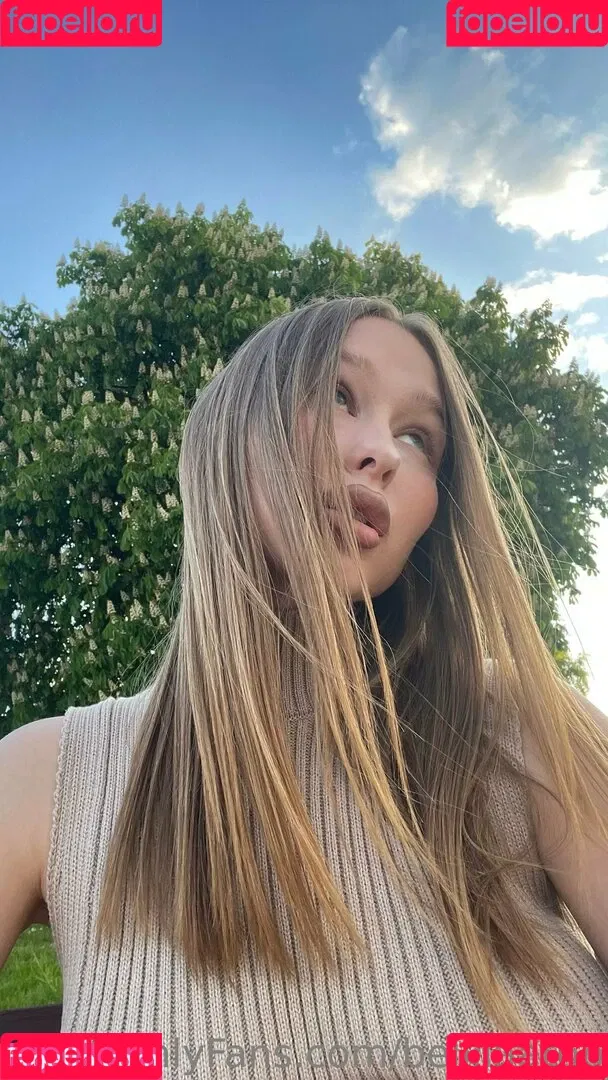 bellllaatop Onlyfans Photo Gallery 