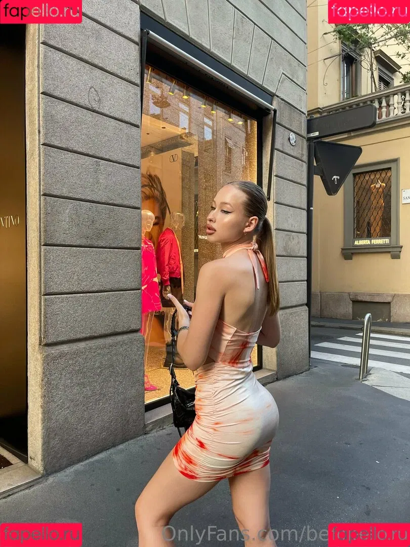 bellllaatop Onlyfans Photo Gallery 