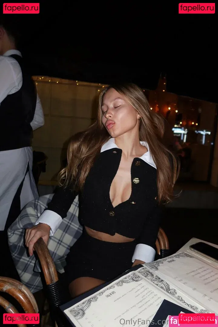 bellllaatop Onlyfans Photo Gallery 