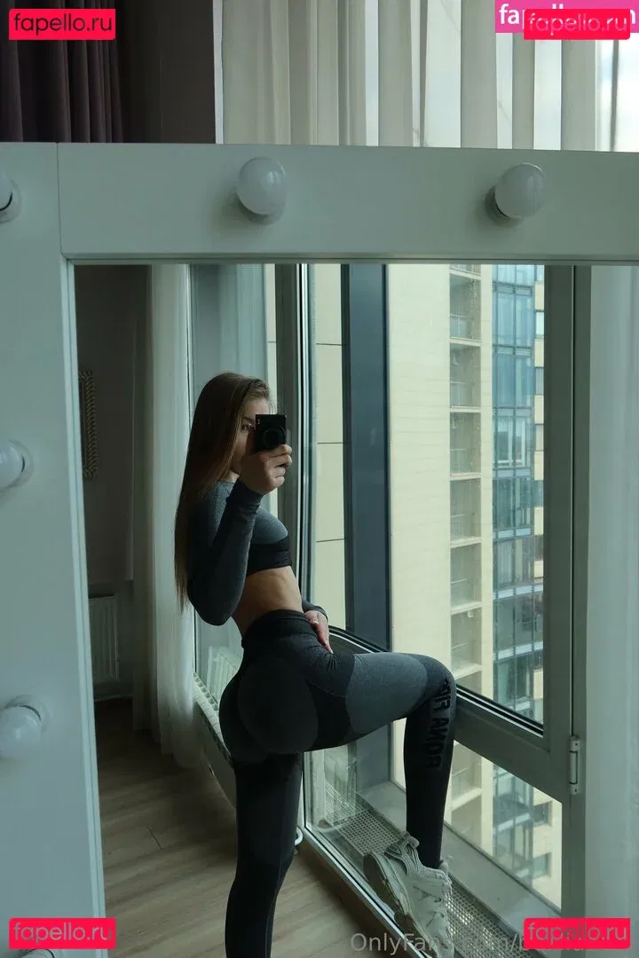 bellllaatop Onlyfans Photo Gallery 