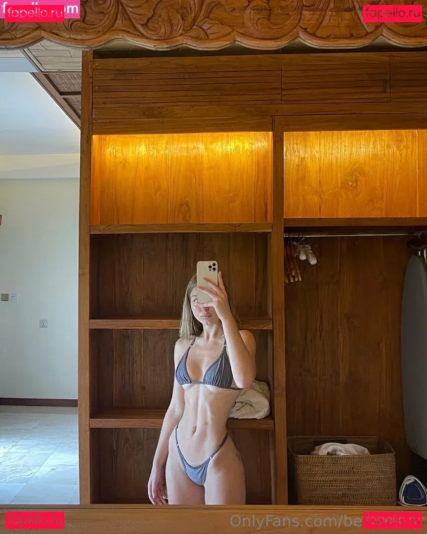 bellllaatop Onlyfans Photo Gallery 