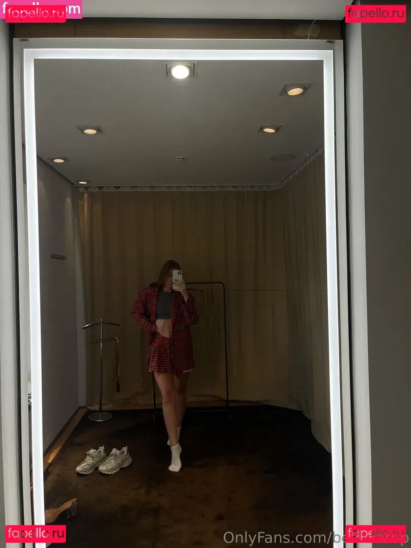 bellllaatop Onlyfans Photo Gallery 