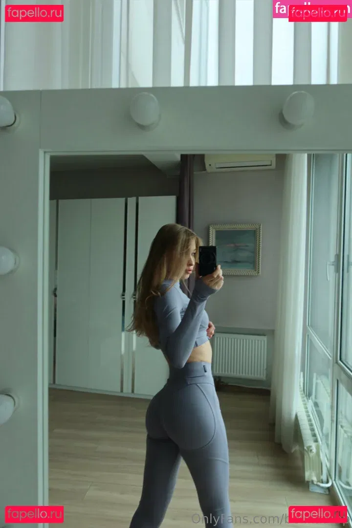 bellllaatop Onlyfans Photo Gallery 