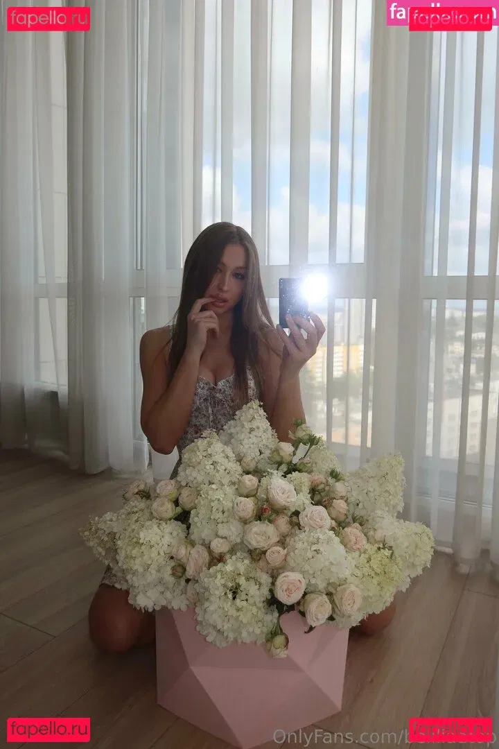 bellllaatop Onlyfans Photo Gallery 