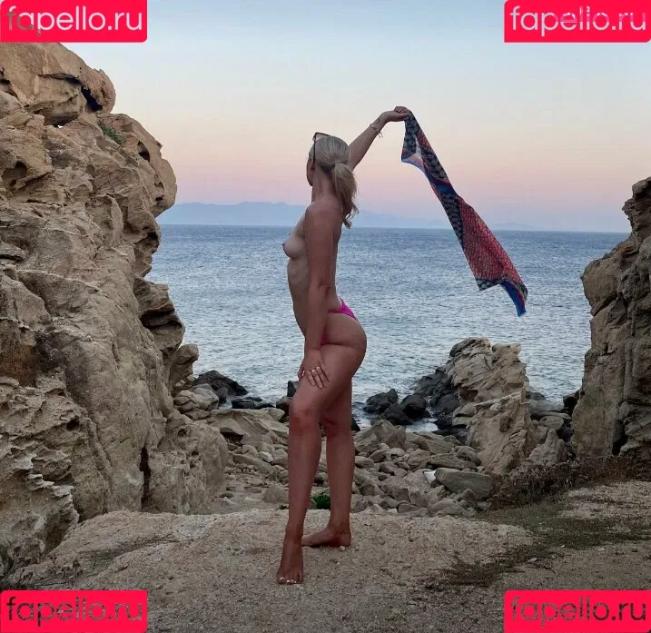 Tegan Burns Onlyfans Photo Gallery 