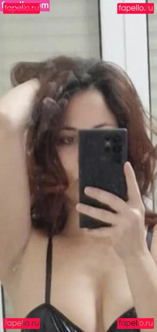 SexyLatinaWife93 Onlyfans Photo Gallery 