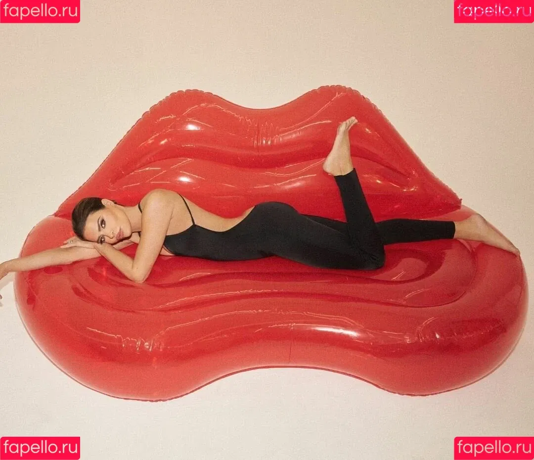 Lisa Rinna Onlyfans Photo Gallery 