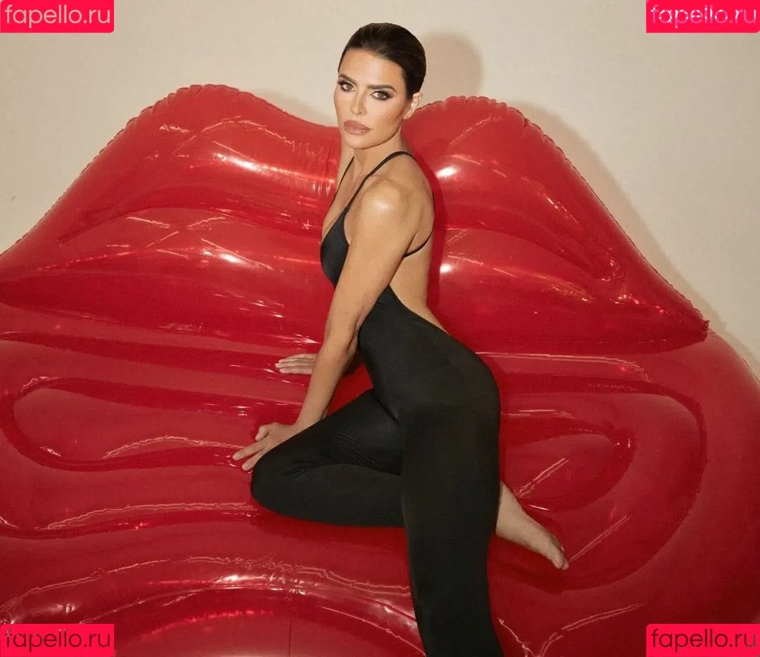Lisa Rinna Onlyfans Photo Gallery 