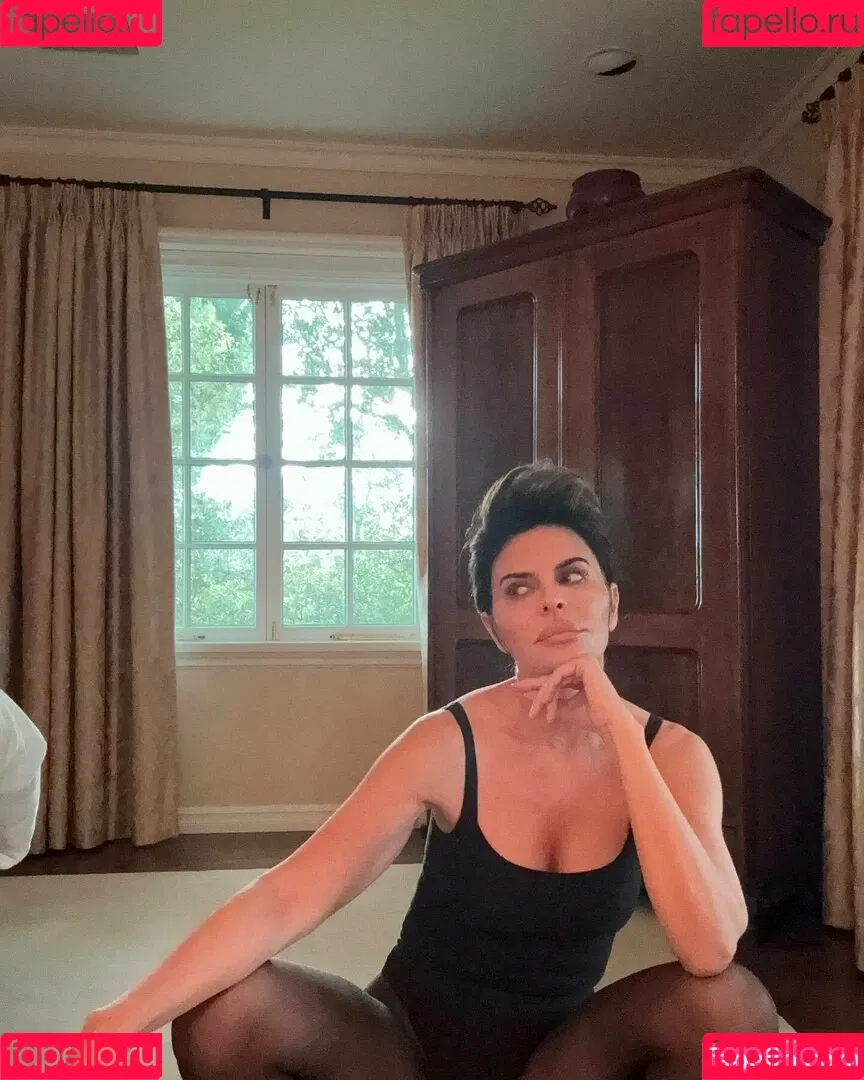 Lisa Rinna Onlyfans Photo Gallery 