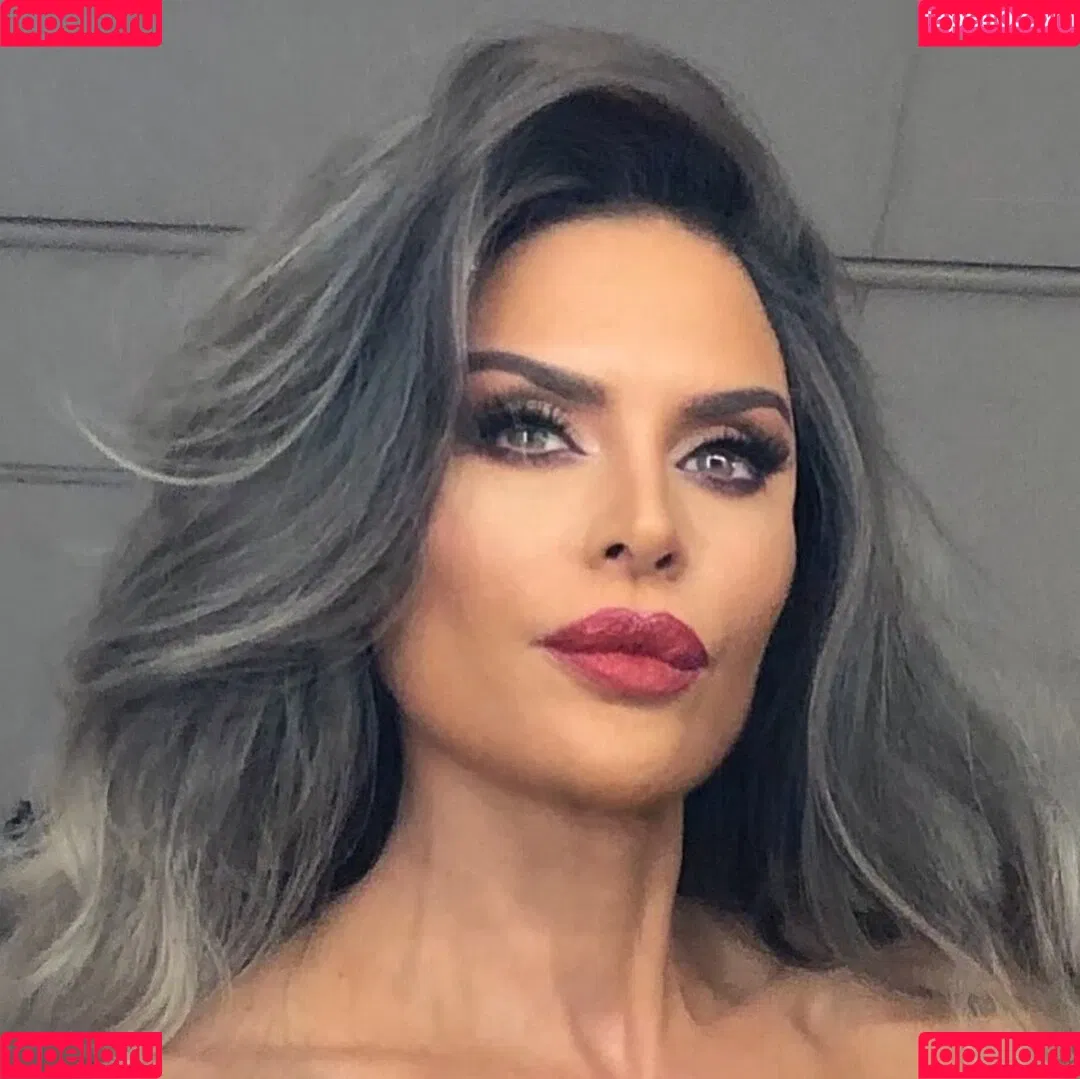 Lisa Rinna Onlyfans Photo Gallery 